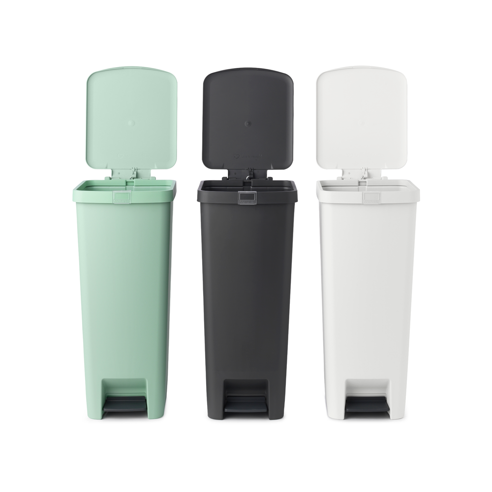 Brabantia plastový odpadkový pedálový koš StepUp - 40 L, tmavěšedá