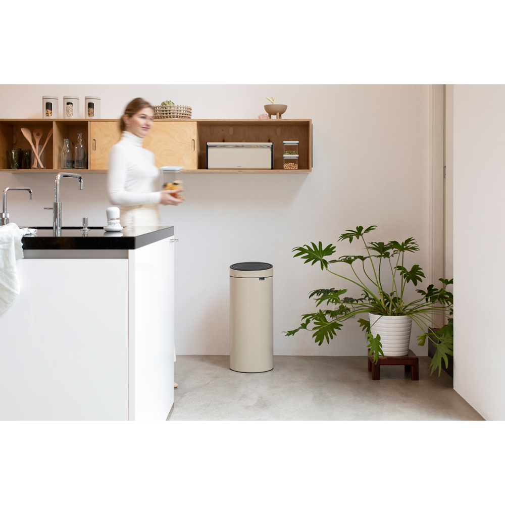 Brabantia Odpadkový koš Touch Bin New - 30 L, jemná béžová