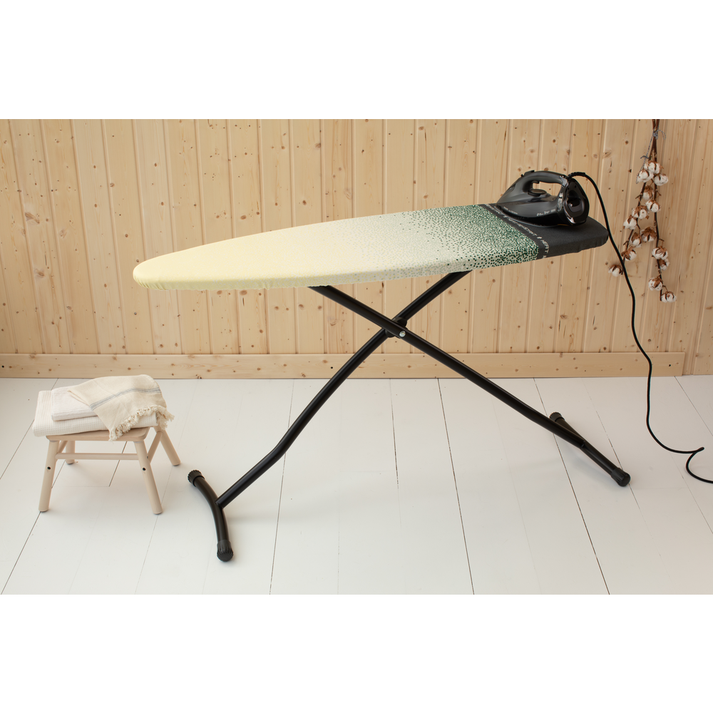 Brabantia žehlicí prkno D 135x45 cm, černý rám, tepelně odolná parkovací zóna, New Dawn