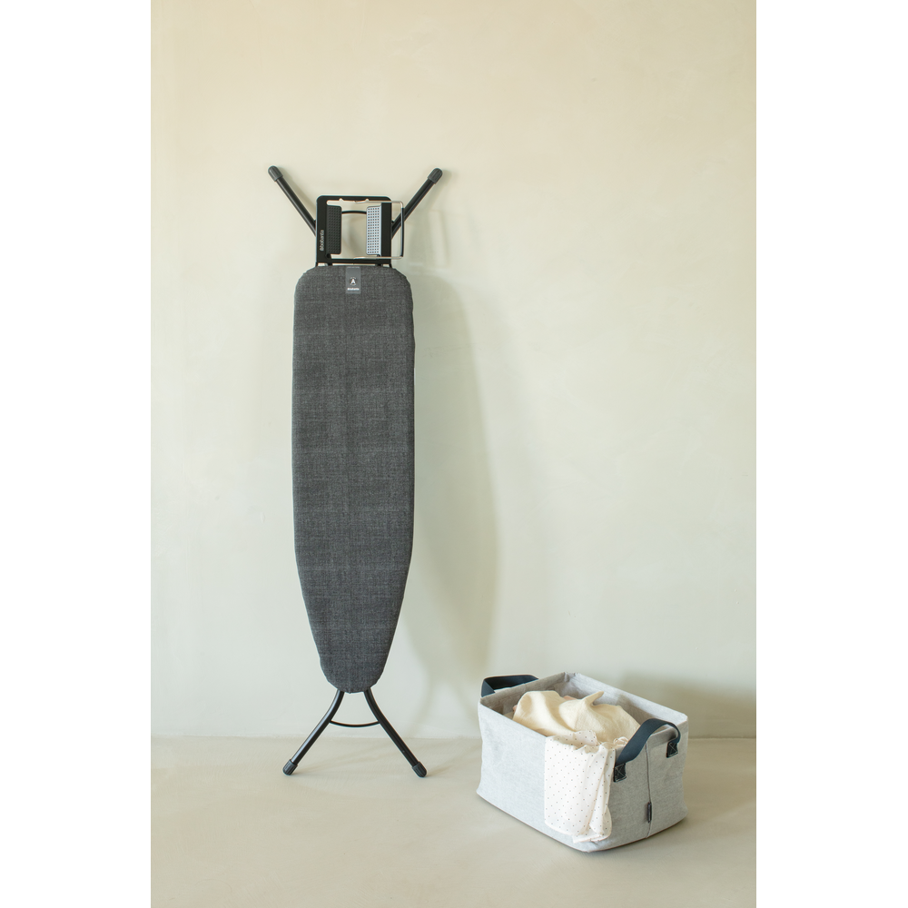 Brabantia žehlicí prkno A, 110x30cm, odkládací plocha pro žehličky, černý rám 22mm, Denim Grey
