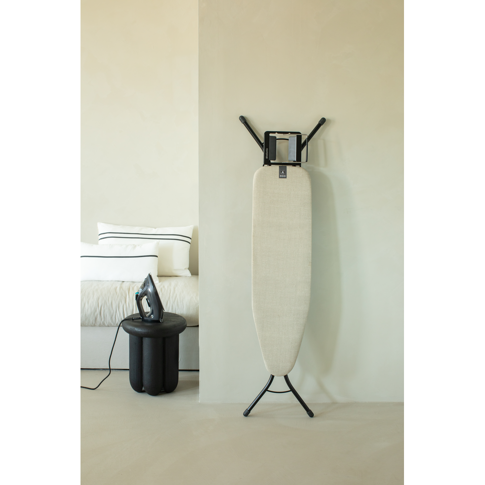 Brabantia žehlicí prkno A, 110x30cm, odkládací plocha pro žehličky, černý rám 22mm, Denim Grey
