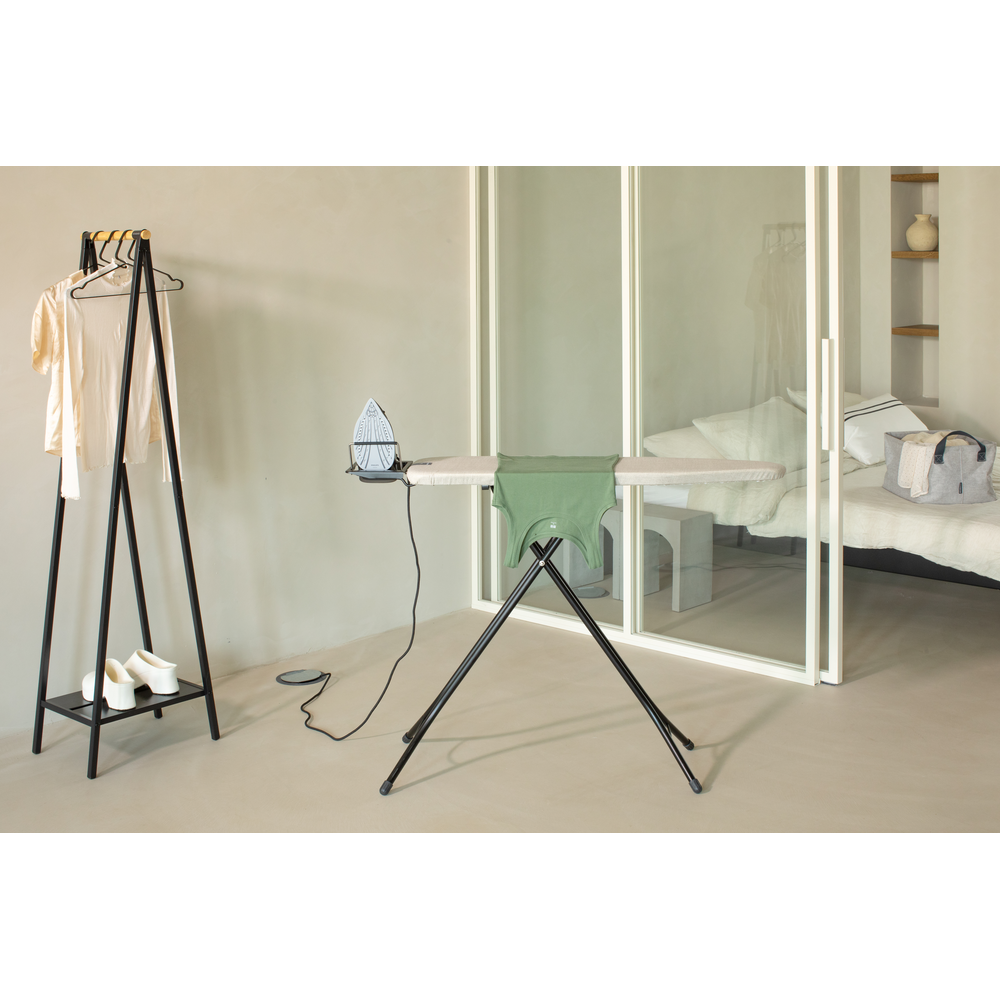 Brabantia žehlicí prkno A, 110x30cm, odkládací plocha pro žehličky, černý rám 22mm, Denim Grey