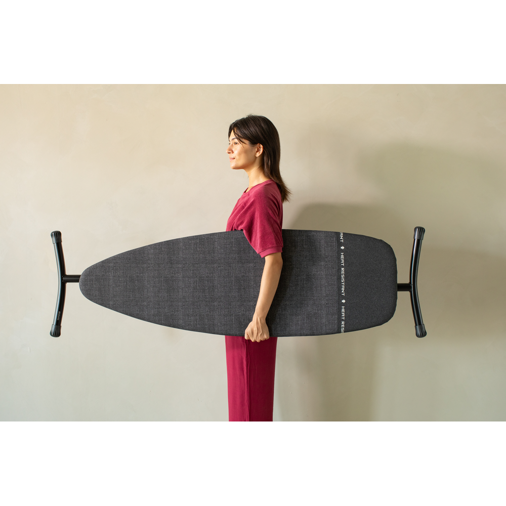 Brabantia žehlicí prkno D, 135x45cm, parkovací zóna, černý rám 35mm, Denim Black