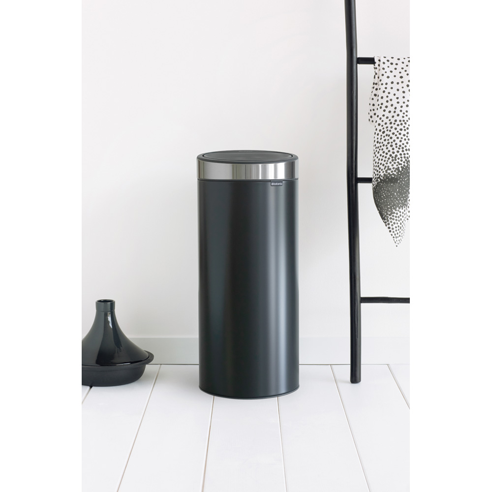 Brabantia Odpadkový koš Touch Bin New - 30 L, matná černá/stříbrná
