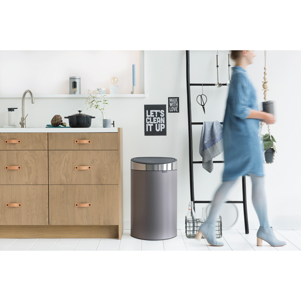 Brabantia Odpadkový koš Touch Bin - 40 L, platinová/stříbrná