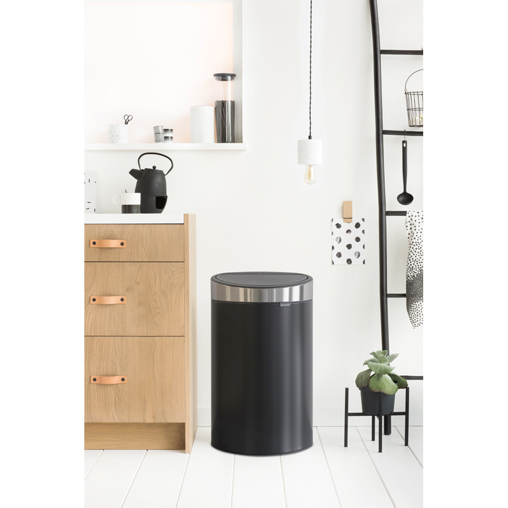 Brabantia Odpadkový koš Touch Bin - 40 L, matná černá/stříbrná