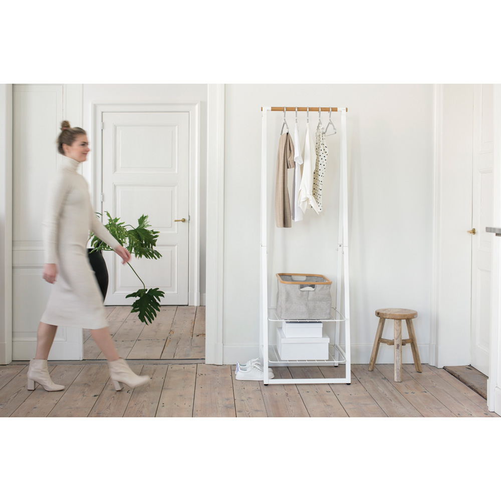 Brabantia volně stojící věšák na oblečení Linn malý, bílý
