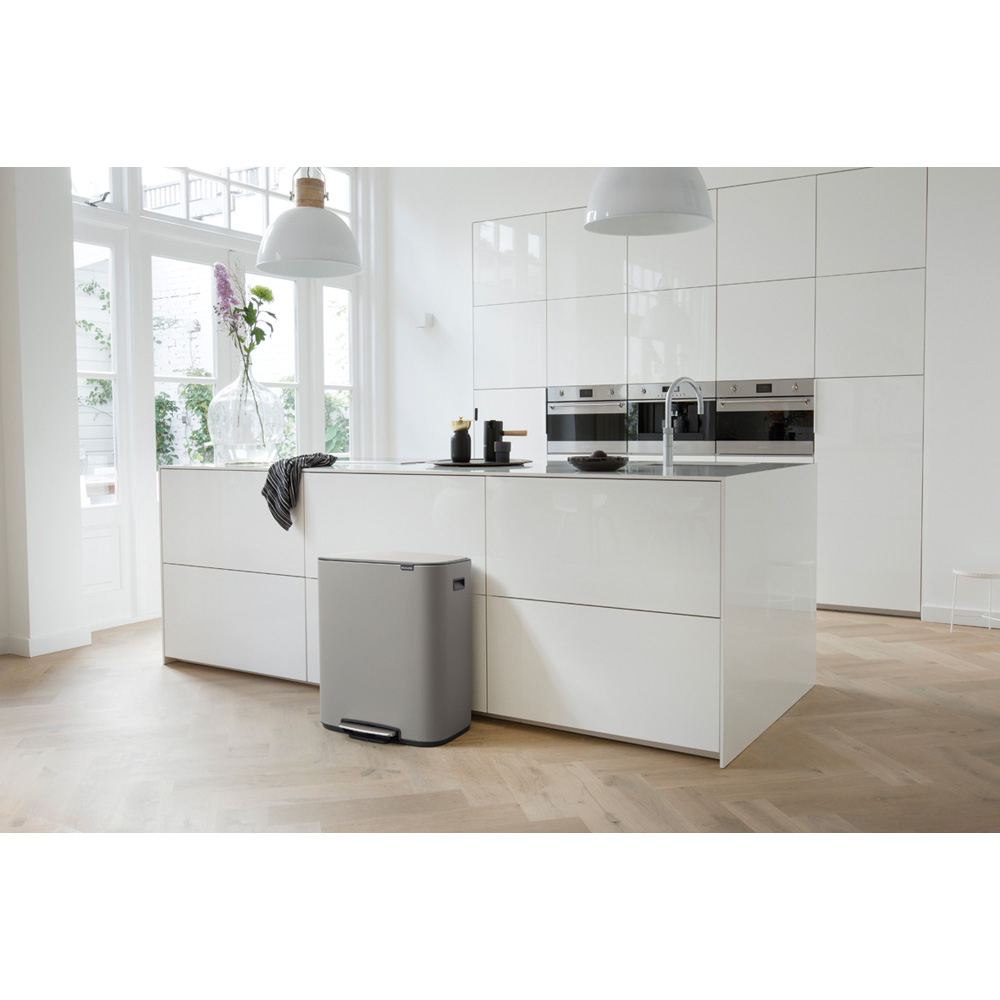 Brabantia odpadkový pedálový koš Bo 60L,minerální světle šedá