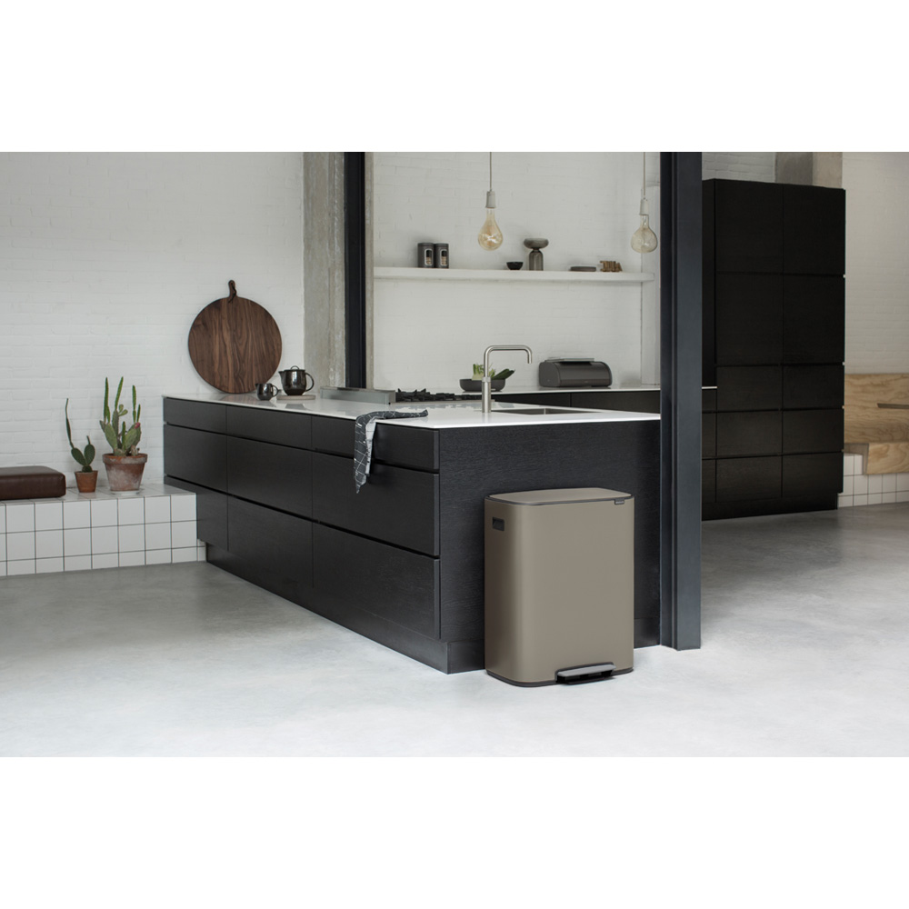 Brabantia odpadkový pedálový koš Bo 2x30L, platinová
