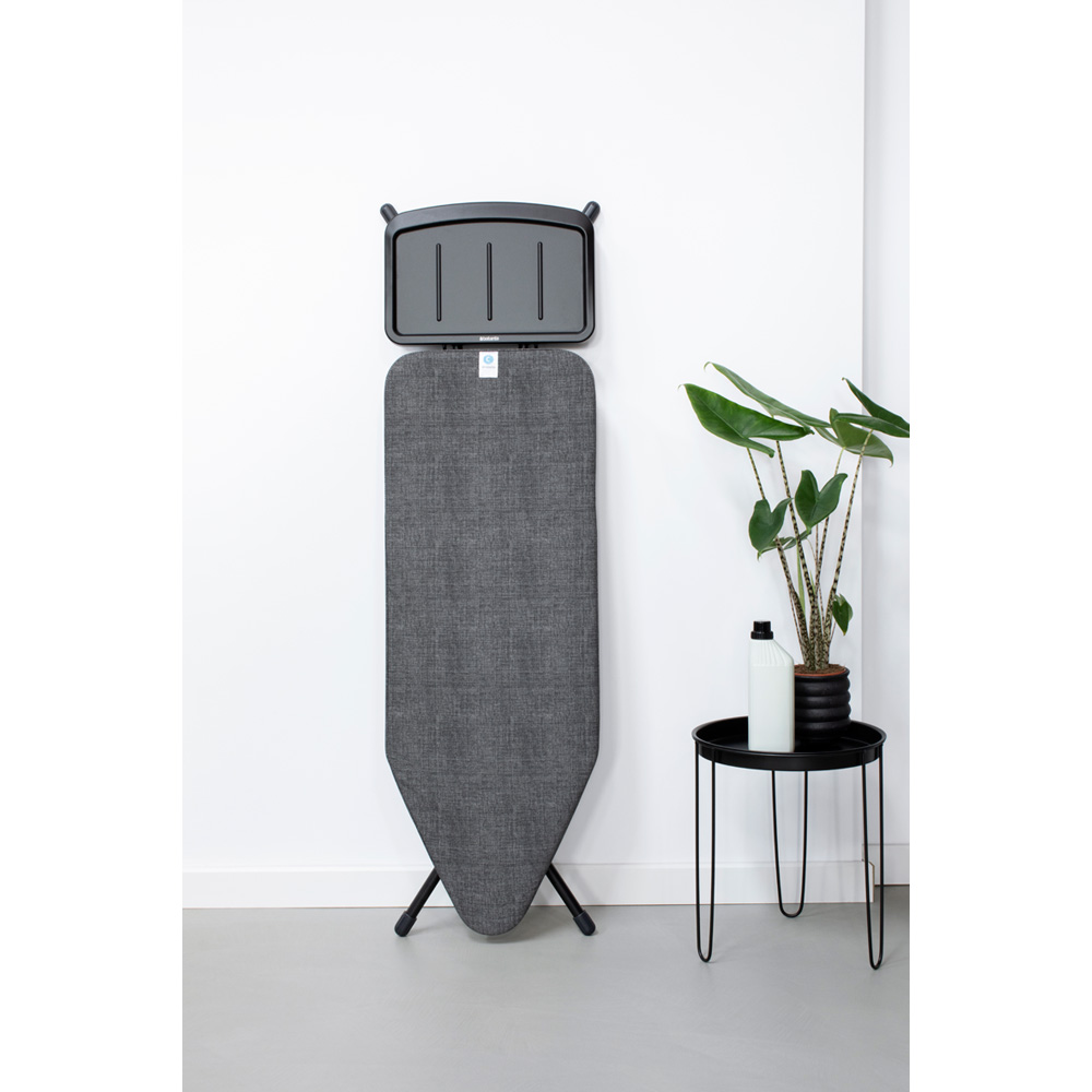Brabantia žehlicí prkno C,124x45cm, pevný držák pro parní jednotku, černý rám, 25mm, Denim Black