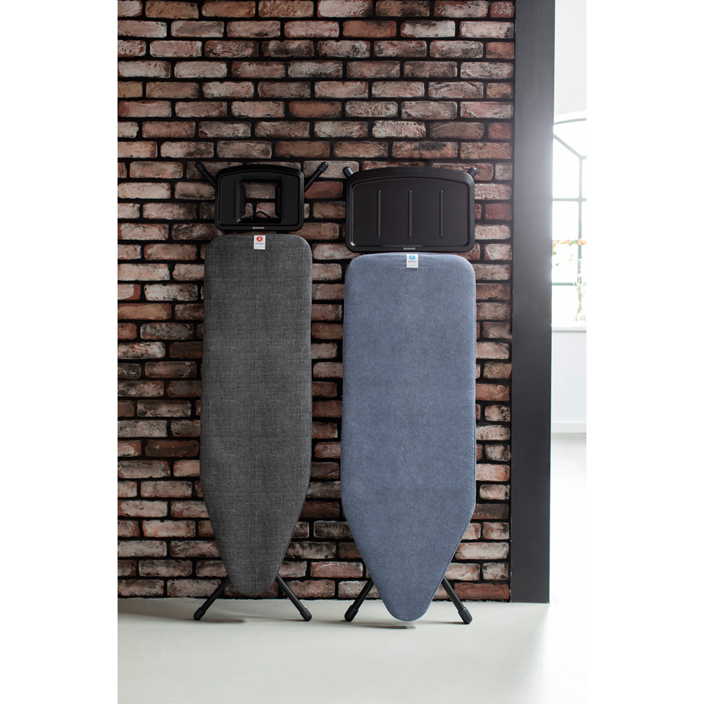 Brabantia žehlicí prkno C,124x45cm, pevný držák pro parní jednotku, černý rám, 25mm, Denim Blue