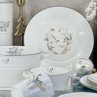 Vánoční Nostalgie. 🤍 Návrat k té nejútulnější tradici! Pamatujete si na smaltované nádobí od babičky? Naše kolekce Vánoční...